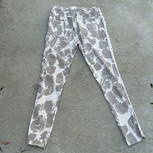 Venti 6 Joggers, Floral Print with studded down sides, Made in Italy , Soft, S - Picture 14 of 14